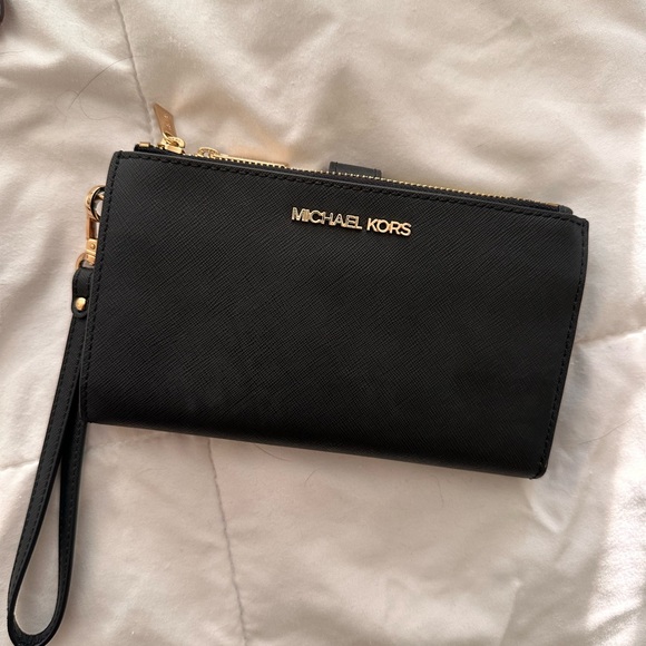 Michael Kors Black Wristlet Clutch - Picture 1 of 3